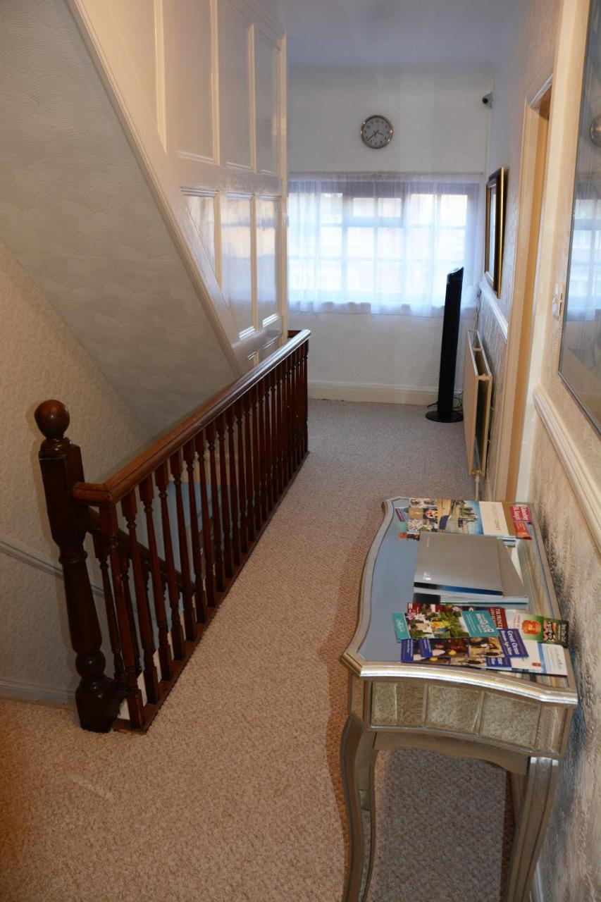 The Cove Guest House Rhyl Buitenkant foto